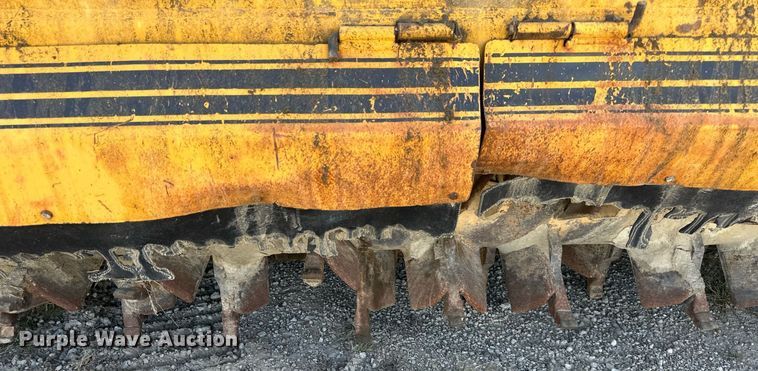 image for item EN0031 1988 Gomaco 8500B trimmer