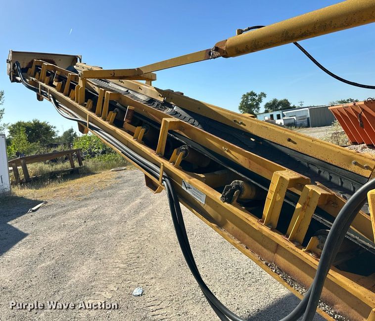 image for item EN0031 1988 Gomaco 8500B trimmer