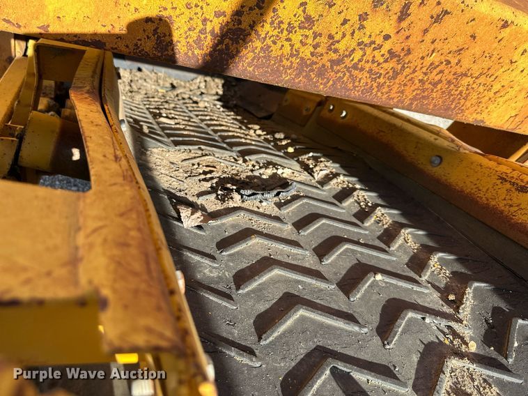 image for item EN0031 1988 Gomaco 8500B trimmer