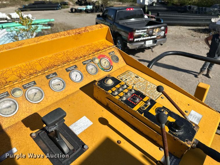 image for item EN0031 1988 Gomaco 8500B trimmer