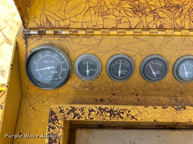 image for item EN0031 1988 Gomaco 8500B trimmer