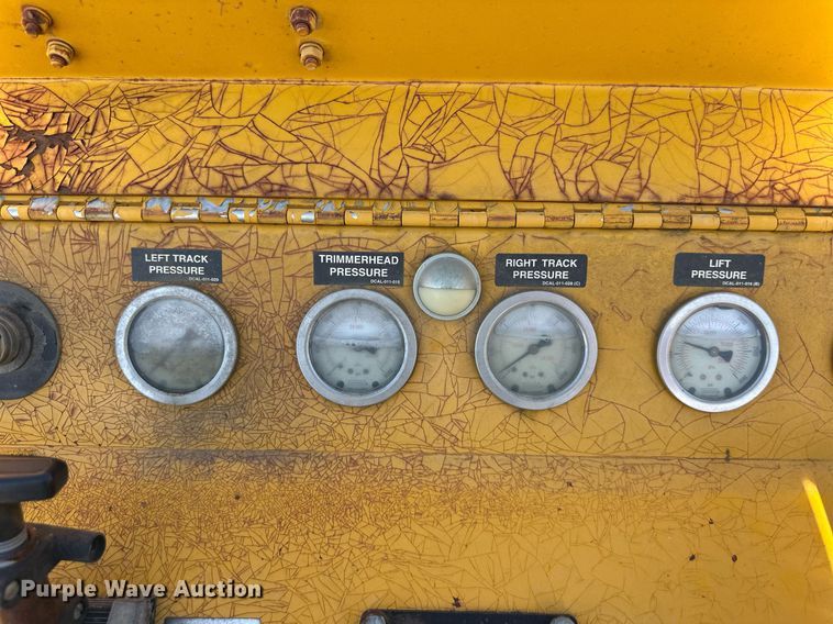 image for item EN0031 1988 Gomaco 8500B trimmer