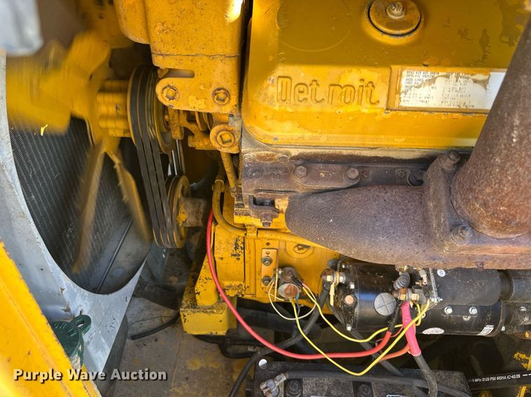 image for item EN0031 1988 Gomaco 8500B trimmer