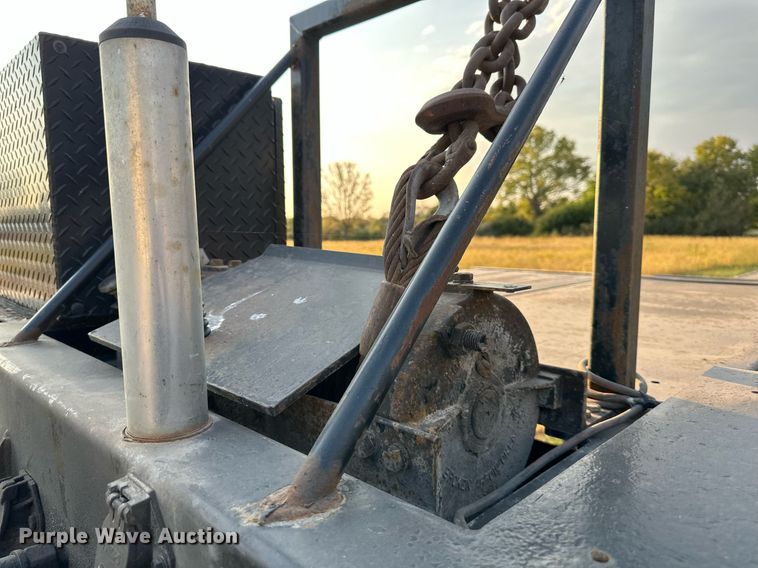 image for item EN0041 2007 Landoll 660B drop tilt deck equipment trailer