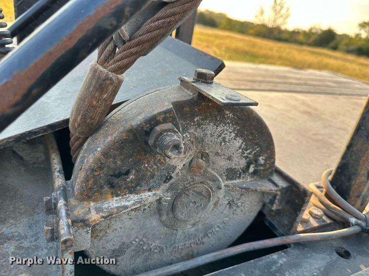 image for item EN0041 2007 Landoll 660B drop tilt deck equipment trailer