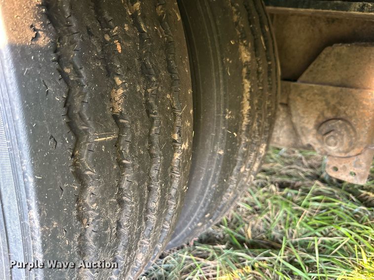 image for item EN0041 2007 Landoll 660B drop tilt deck equipment trailer