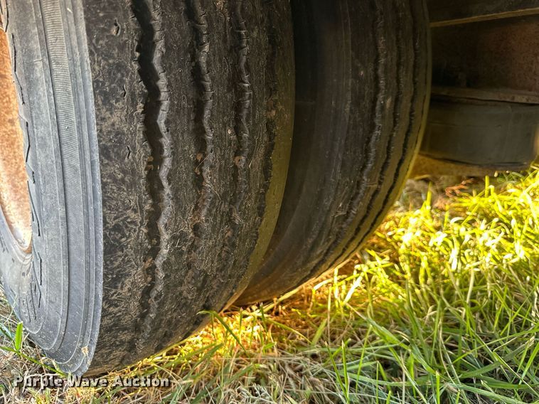 image for item EN0041 2007 Landoll 660B drop tilt deck equipment trailer