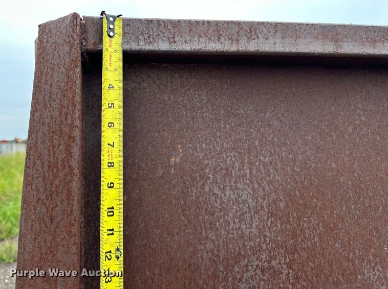 image for item EQ2056 2001 International  4900 dump flatbed truck