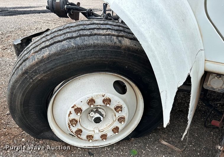 image for item EQ2056 2001 International  4900 dump flatbed truck