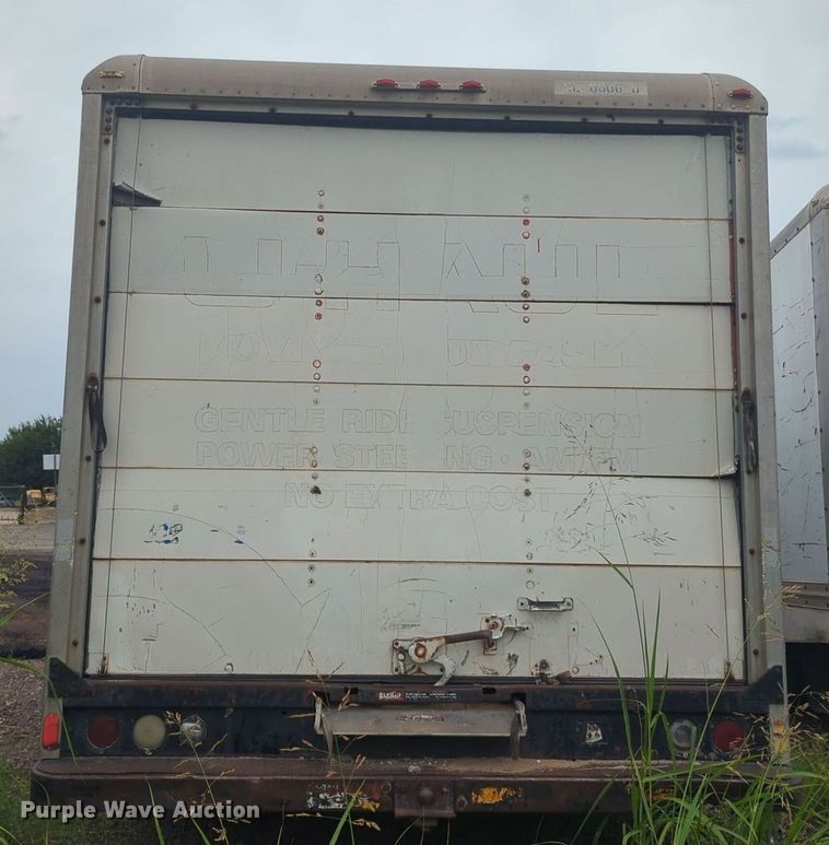 image for item EQ2072 1989 Ford  E350 box truck