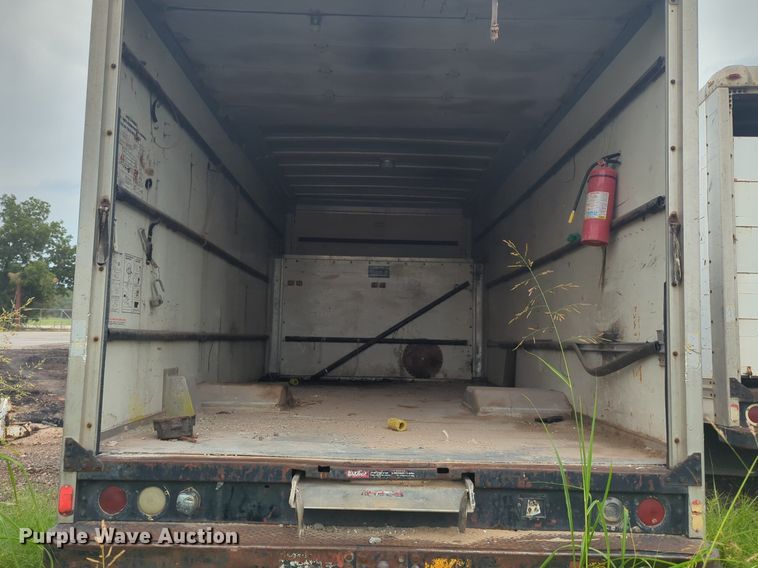 image for item EQ2072 1989 Ford  E350 box truck