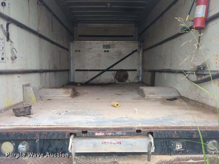 image for item EQ2072 1989 Ford  E350 box truck