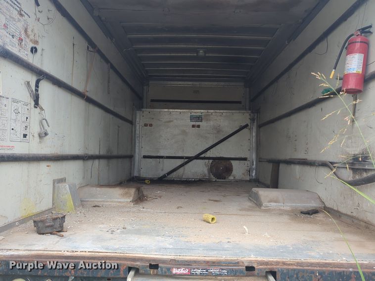 image for item EQ2072 1989 Ford  E350 box truck