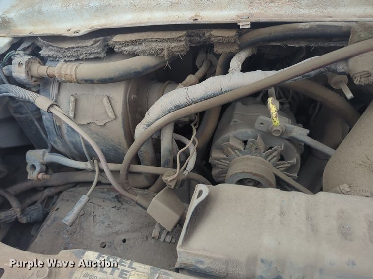 image for item EQ2072 1989 Ford  E350 box truck