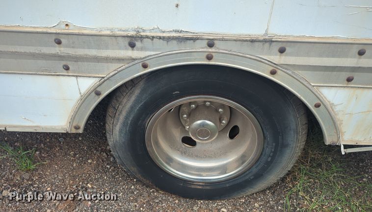 image for item EQ2072 1989 Ford  E350 box truck