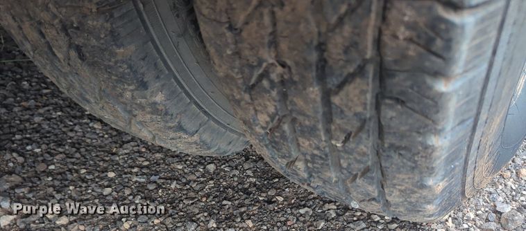 image for item EQ2072 1989 Ford  E350 box truck