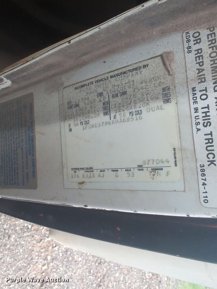 image for item EQ2072 1989 Ford  E350 box truck