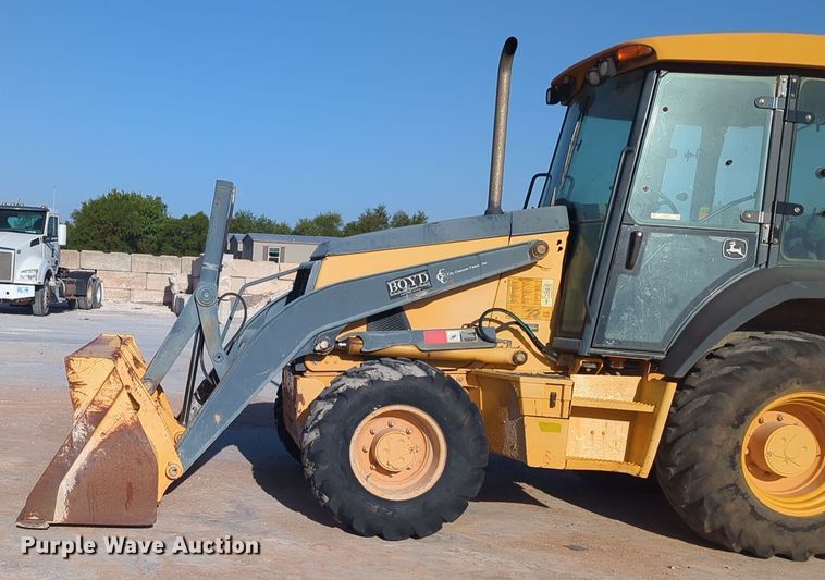 image for item EQ2263 2012 John Deere 310SJ backhoe