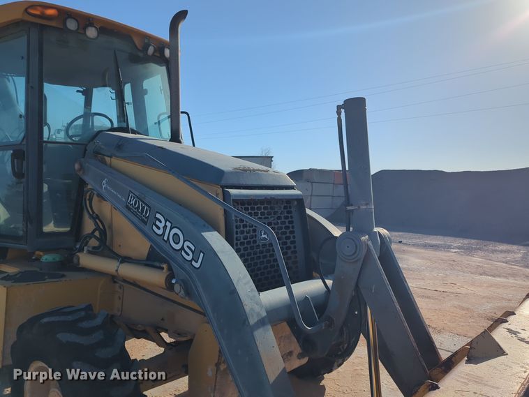 image for item EQ2263 2012 John Deere 310SJ backhoe