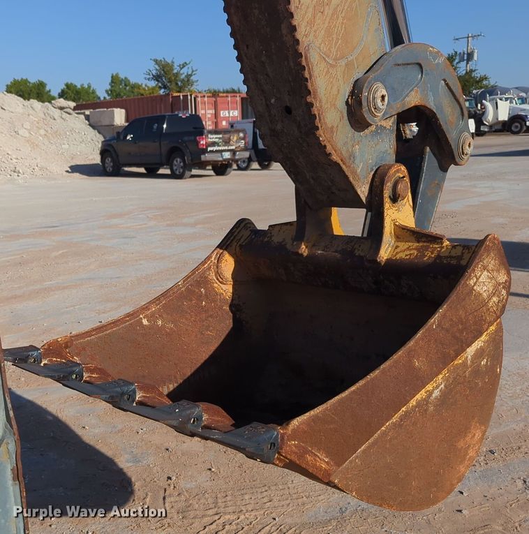 image for item EQ2263 2012 John Deere 310SJ backhoe