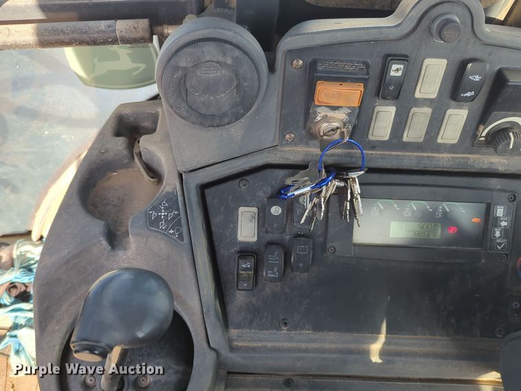 image for item EQ2263 2012 John Deere 310SJ backhoe