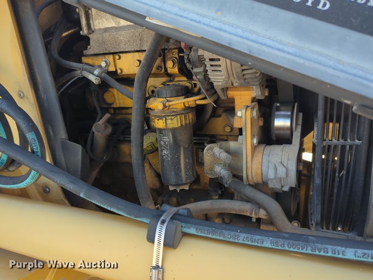 image for item EQ2263 2012 John Deere 310SJ backhoe