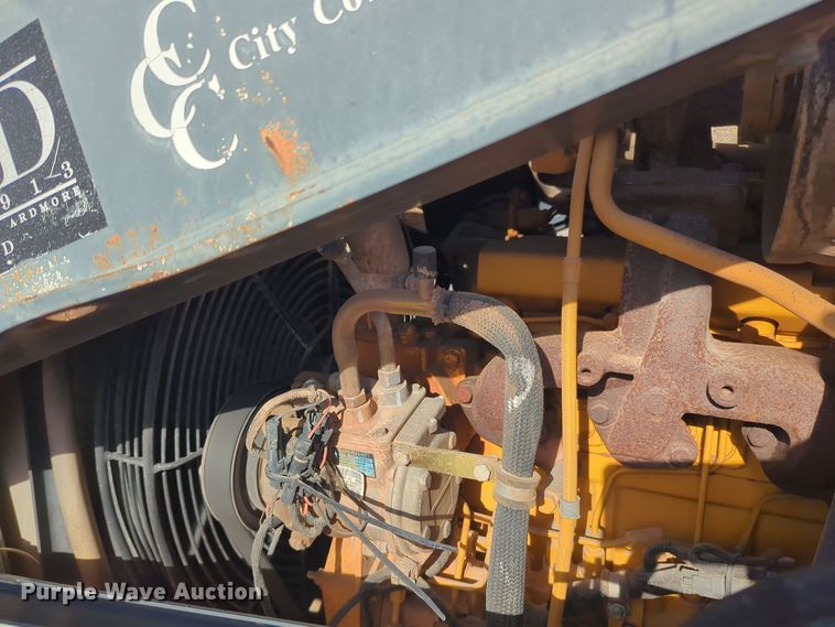 image for item EQ2263 2012 John Deere 310SJ backhoe