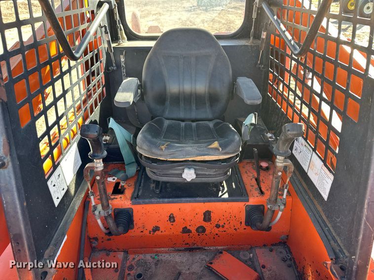 image for item ER8022 1998 Daewoo 1760 XL skid steer loader