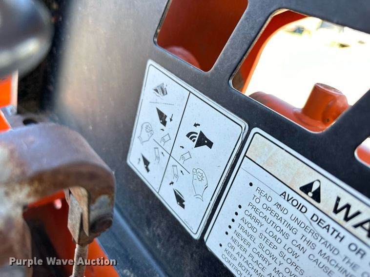 image for item ER8022 1998 Daewoo 1760 XL skid steer loader