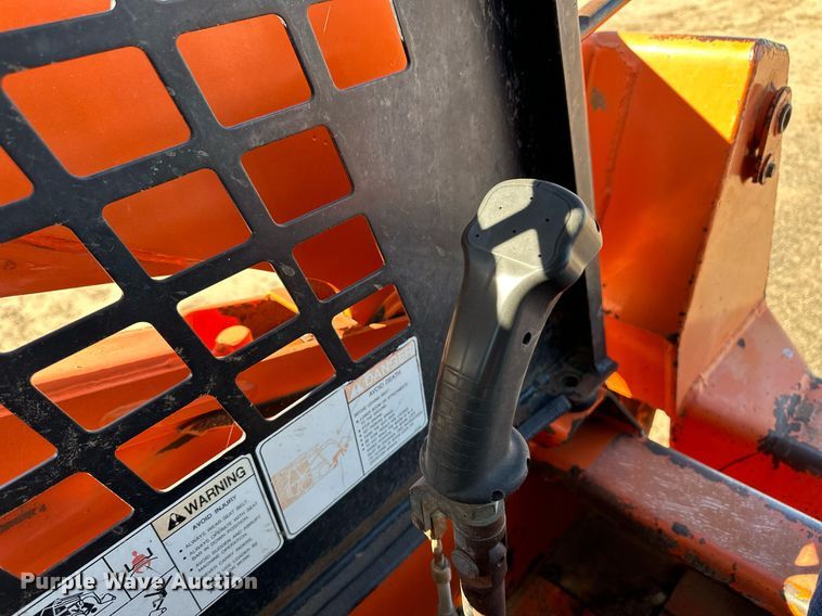 image for item ER8022 1998 Daewoo 1760 XL skid steer loader