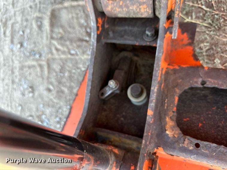 image for item ER8022 1998 Daewoo 1760 XL skid steer loader