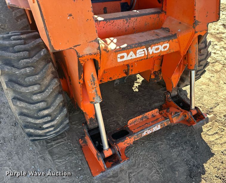image for item ER8022 1998 Daewoo 1760 XL skid steer loader