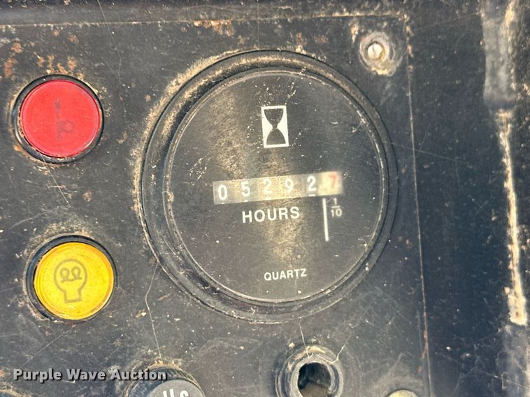 image for item ER8022 1998 Daewoo 1760 XL skid steer loader