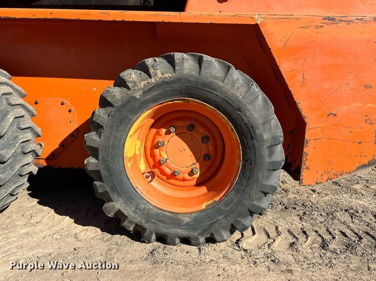 image for item ER8022 1998 Daewoo 1760 XL skid steer loader