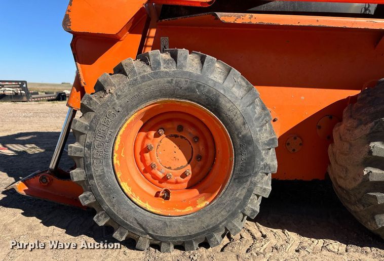 image for item ER8022 1998 Daewoo 1760 XL skid steer loader