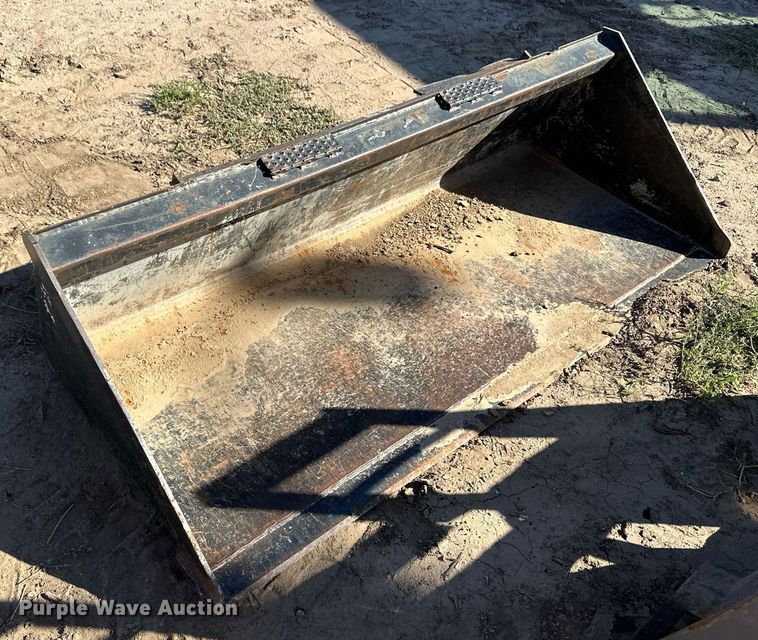 image for item ER8022 1998 Daewoo 1760 XL skid steer loader