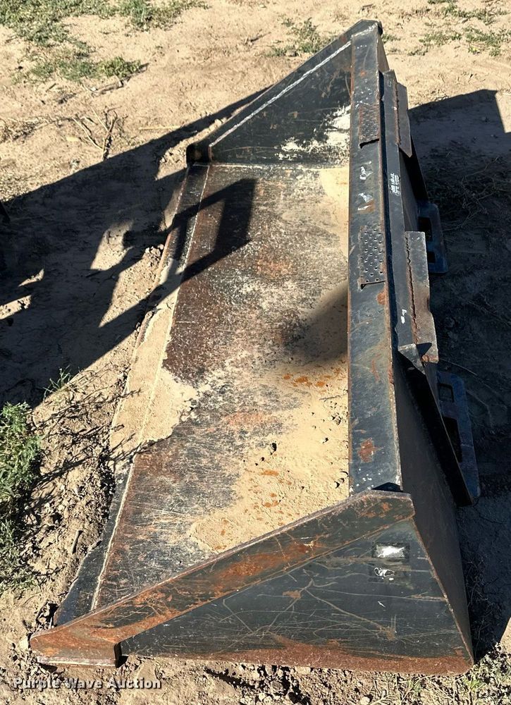 image for item ER8022 1998 Daewoo 1760 XL skid steer loader