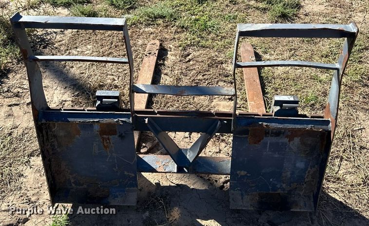 image for item ER8022 1998 Daewoo 1760 XL skid steer loader