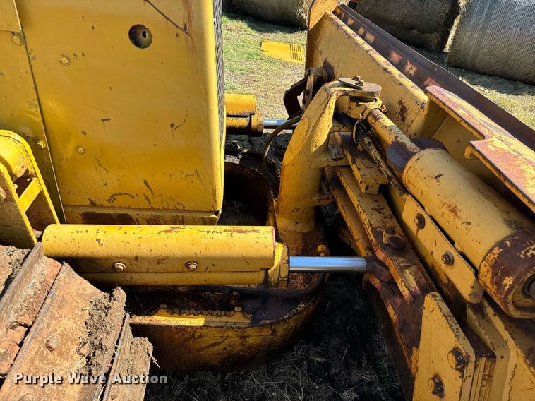 image for item IE9127 1988 Caterpillar  D5H dozer