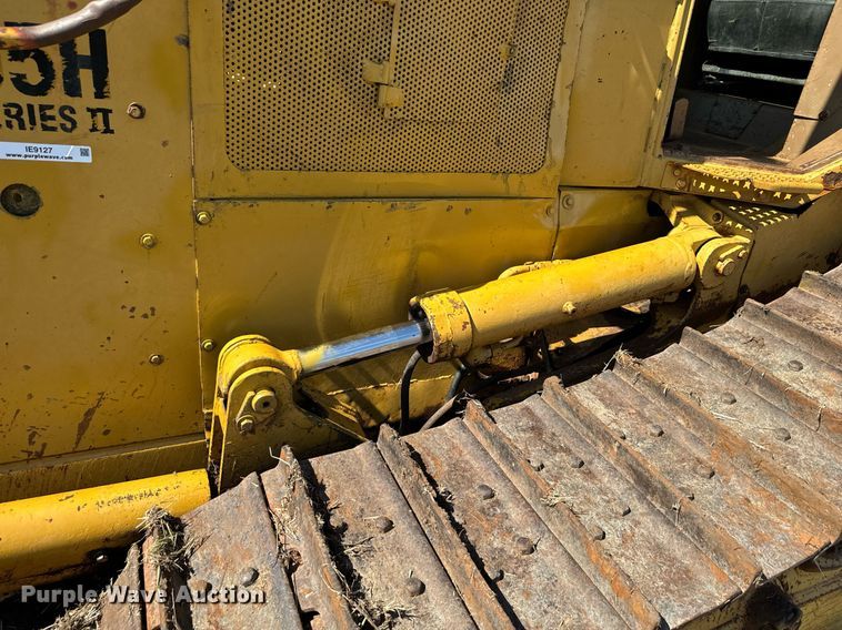 image for item IE9127 1988 Caterpillar  D5H dozer