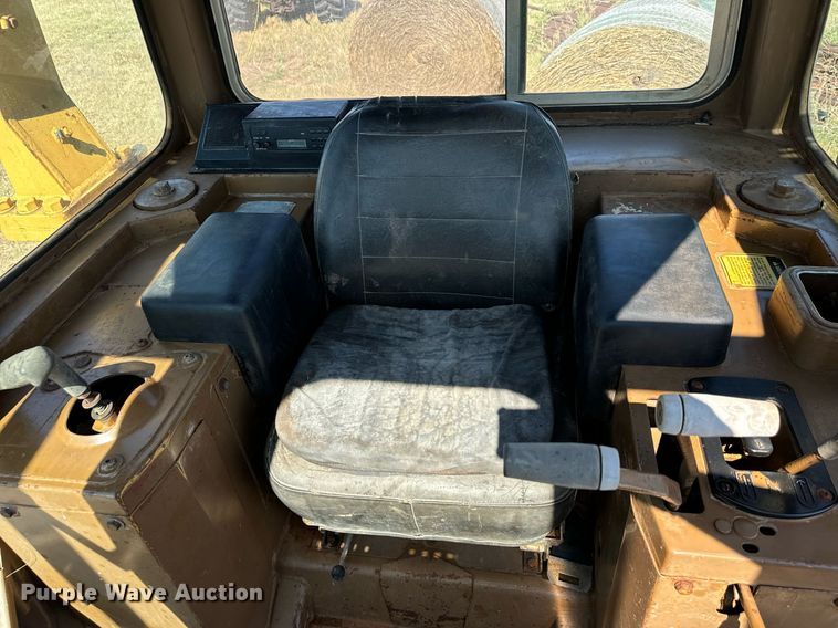 image for item IE9127 1988 Caterpillar  D5H dozer