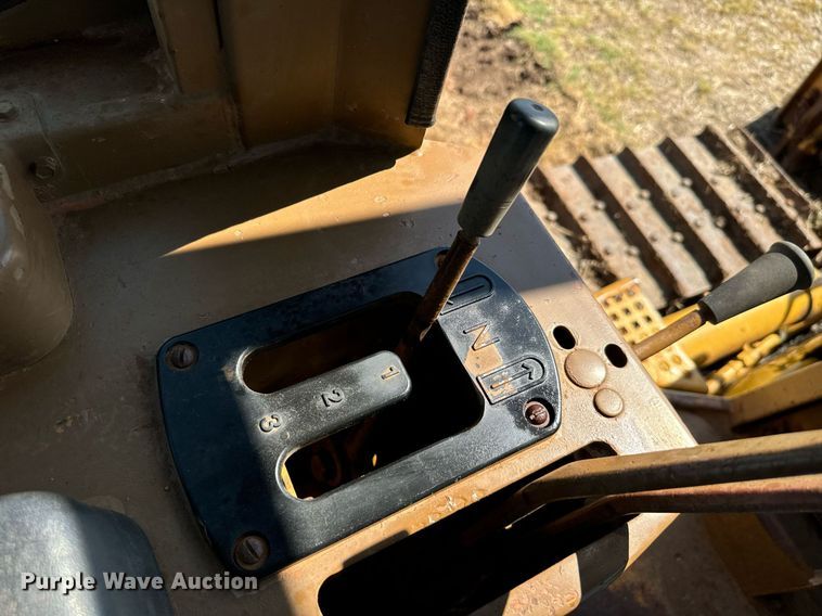 image for item IE9127 1988 Caterpillar  D5H dozer