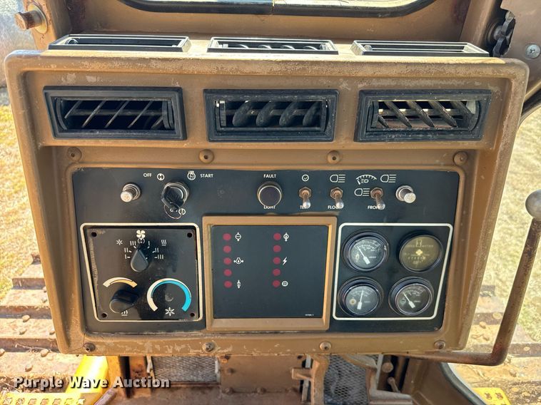 image for item IE9127 1988 Caterpillar  D5H dozer