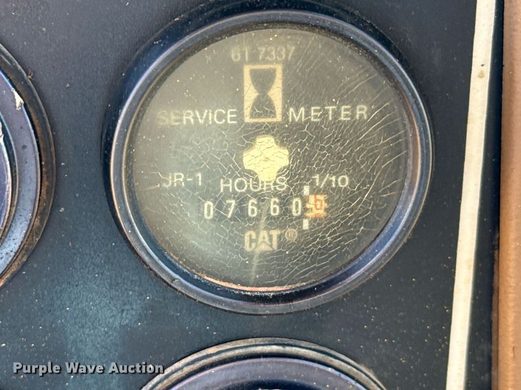 image for item IE9127 1988 Caterpillar  D5H dozer