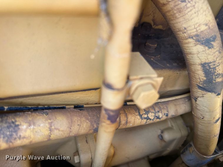 image for item IE9127 1988 Caterpillar  D5H dozer