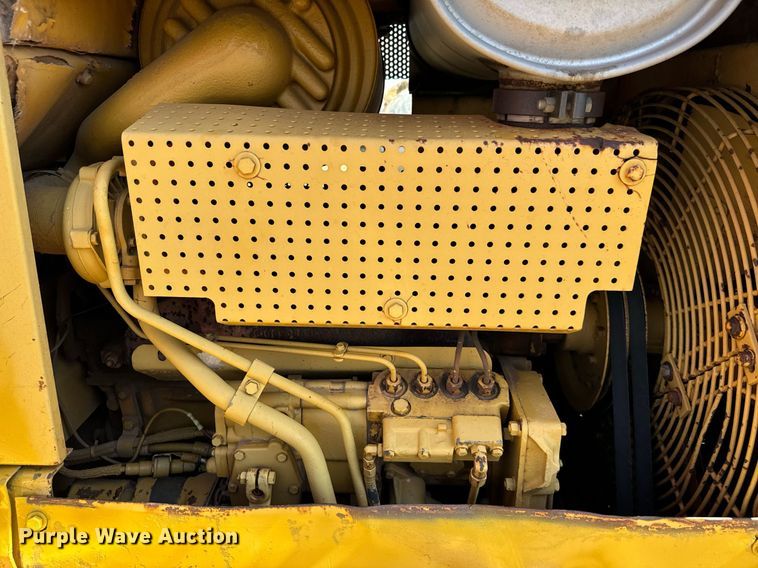 image for item IE9127 1988 Caterpillar  D5H dozer