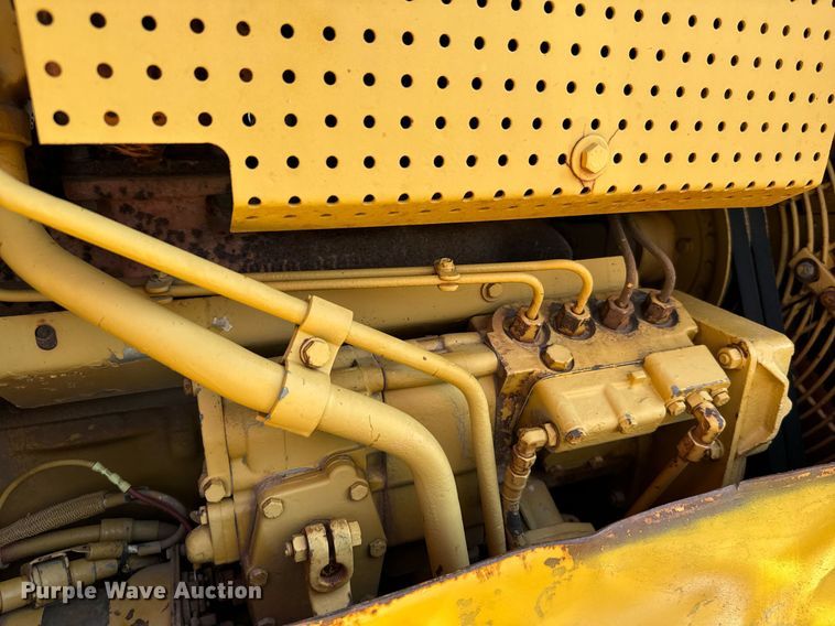 image for item IE9127 1988 Caterpillar  D5H dozer