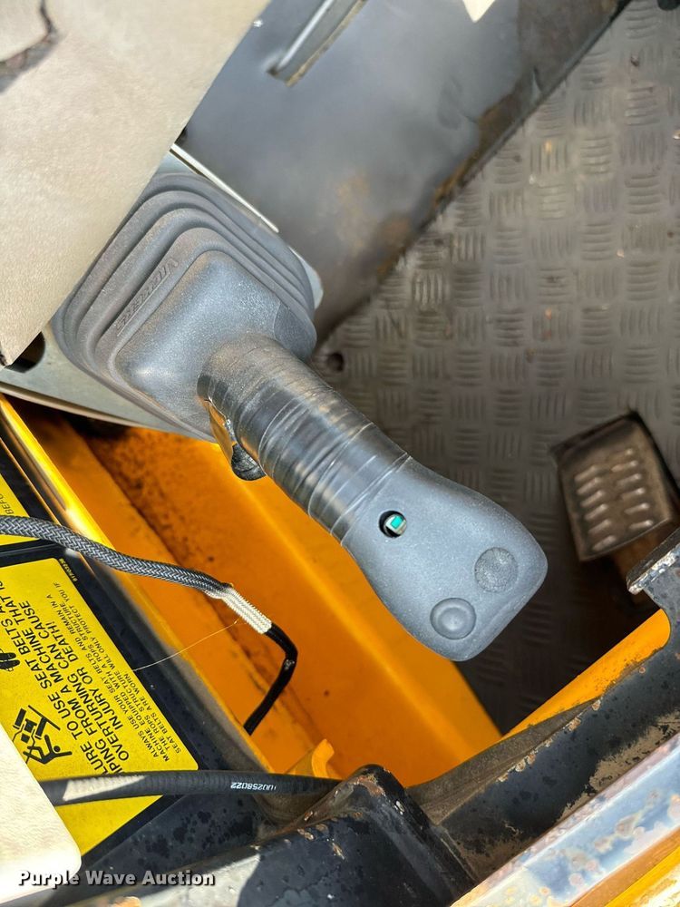 image for item IE9150 1999 JCB 185 skid steer loader