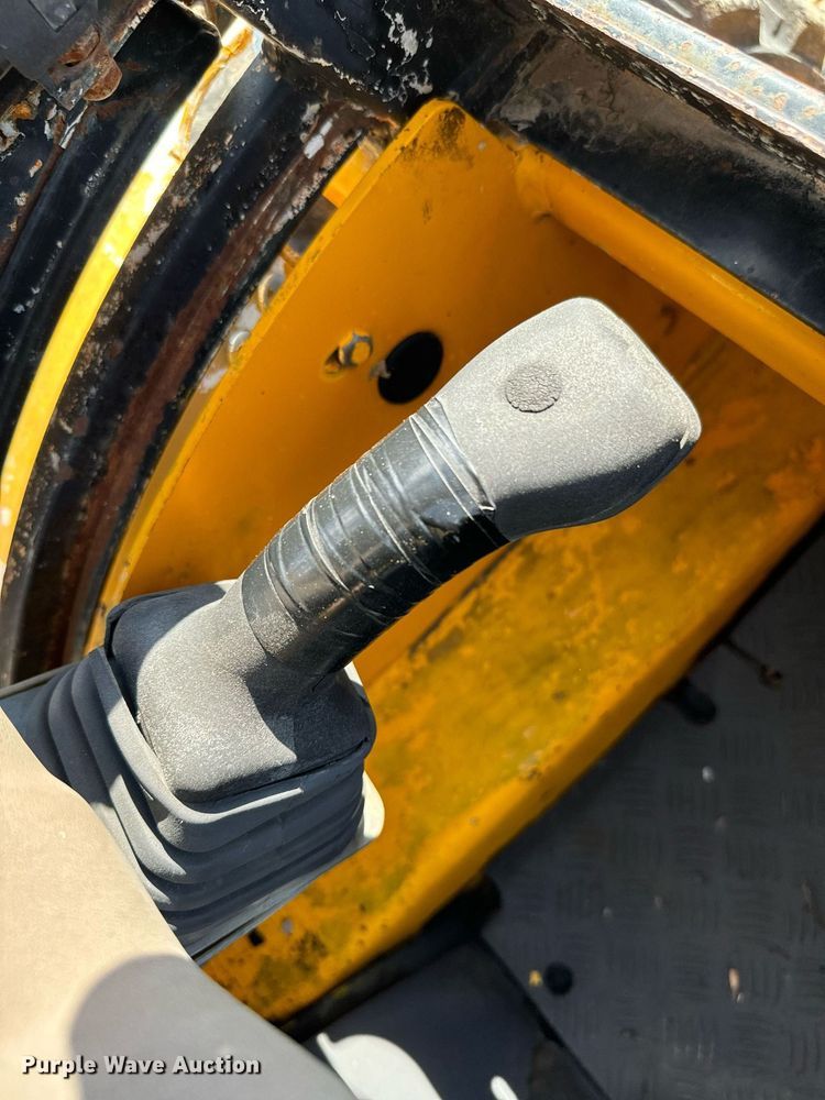 image for item IE9150 1999 JCB 185 skid steer loader