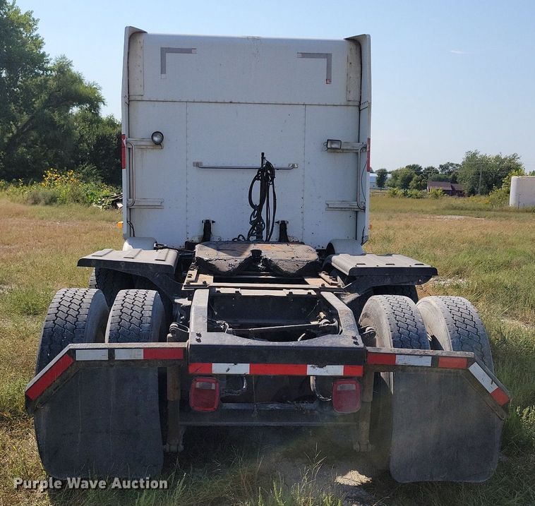 image for item JO9466 2003 Peterbilt  379 semi truck